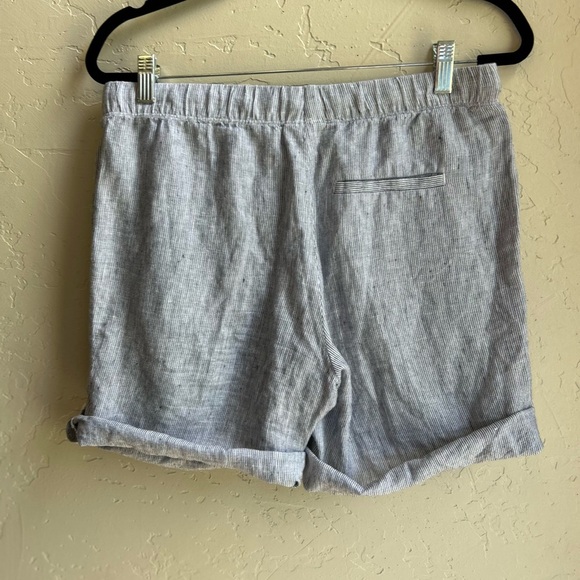 J. Jill 100% linen coastal beach roll tab shorts size xs. Classic summer stripe - Picture 2 of 4